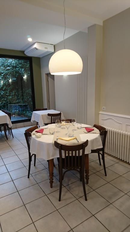 Hotel De France Objat ภายนอก รูปภาพ